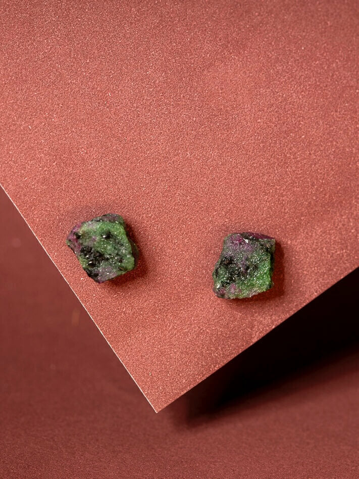 Light Earring - Zoisite with Ruby